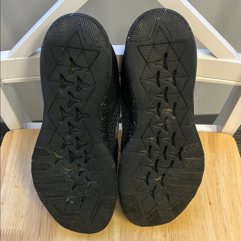 Nike Flex TR7 Women’s Black Athletic Shoes Gray Nike Logo Size 10